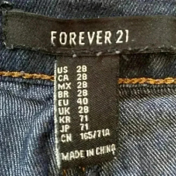 Forever 21 Jeans  Slim Fit Cropped Ankle Length Mid Rise Dark Blue Denim Size 28 - Picture 9 of 13
